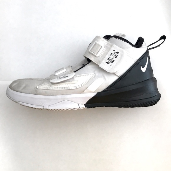 Nike Lebron Soldier XIII - Picture 2 of 3